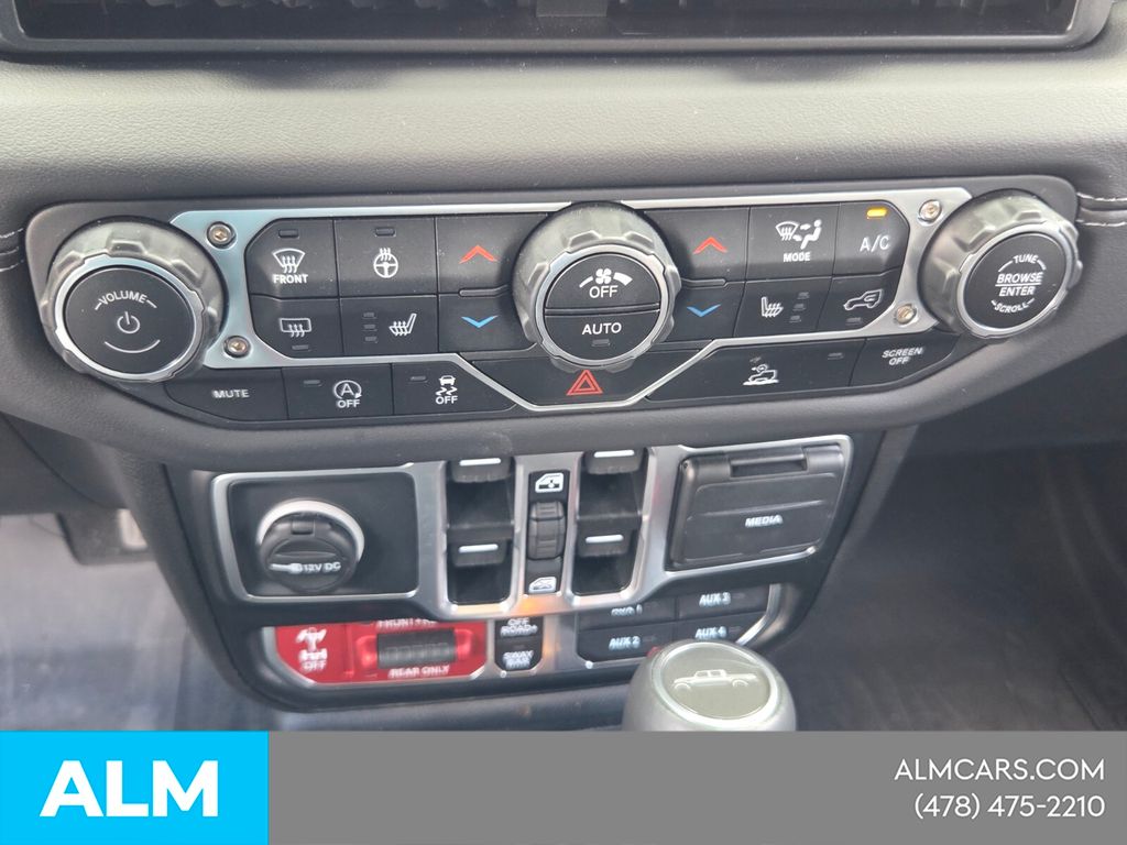 Used 2025 Gray Jeep Rubicon image 19