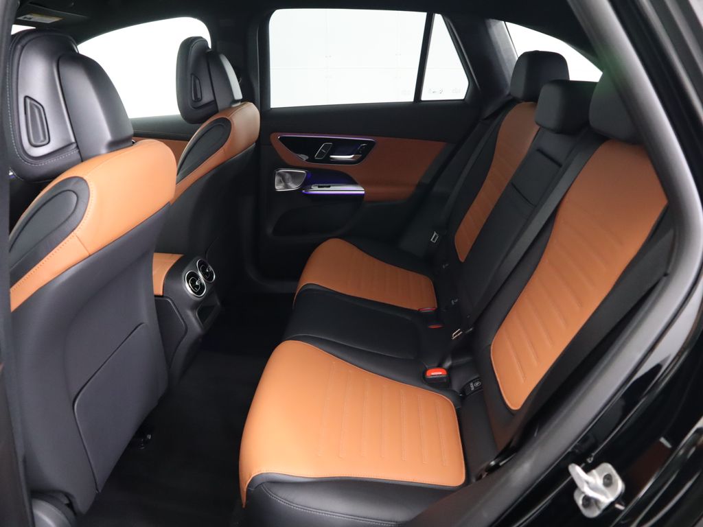 Thumbnail: 2025 Mercedes-Benz GLC - 22