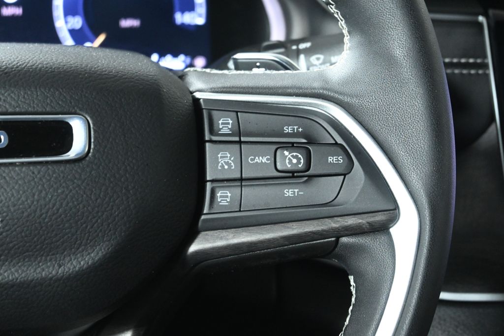 Thumbnail: 2025 Jeep Grand Cherokee - 17