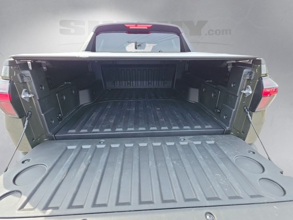 Used 2025 Green Hyundai SEL image 25