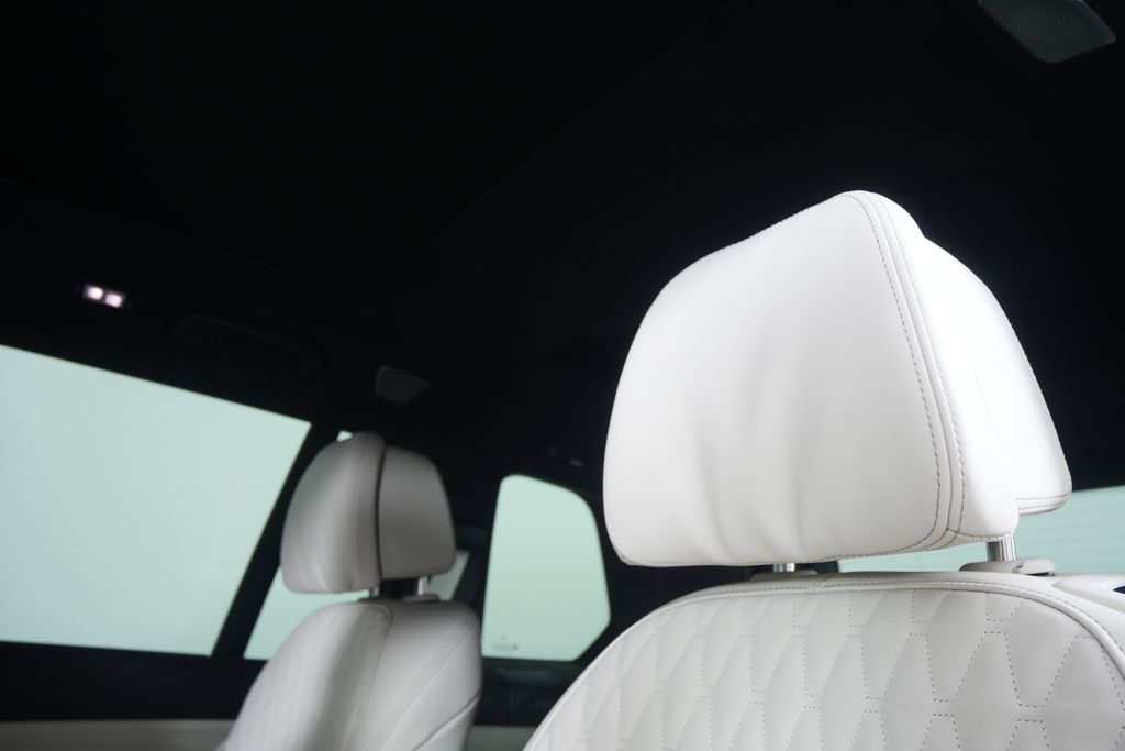 Thumbnail: 2027 BMW X7 - 17