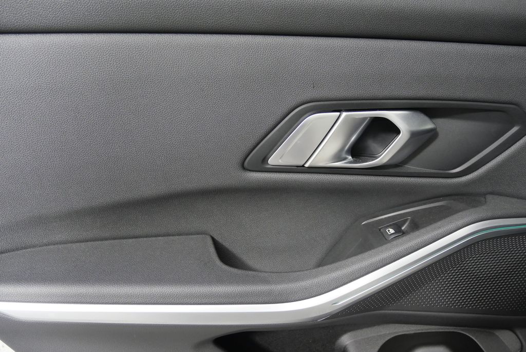2020 BMW 3 Series 330i 13