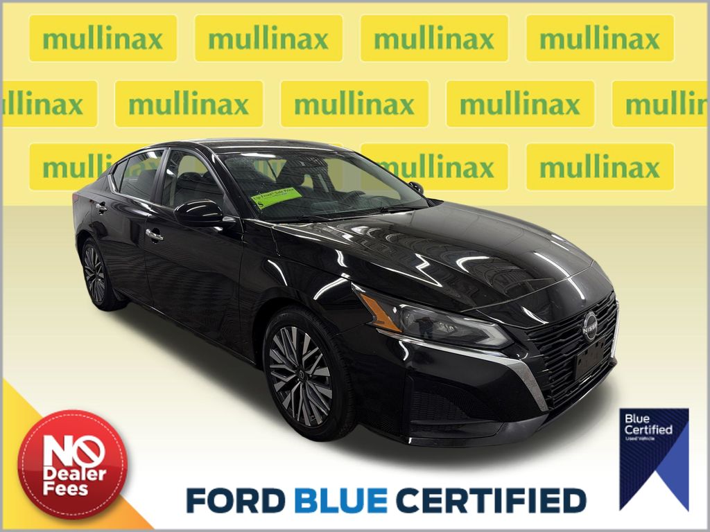 Super Black Clearcoat 2023 Nissan Altima Sedan Front-Wheel Drive Continuously Variable Transmission