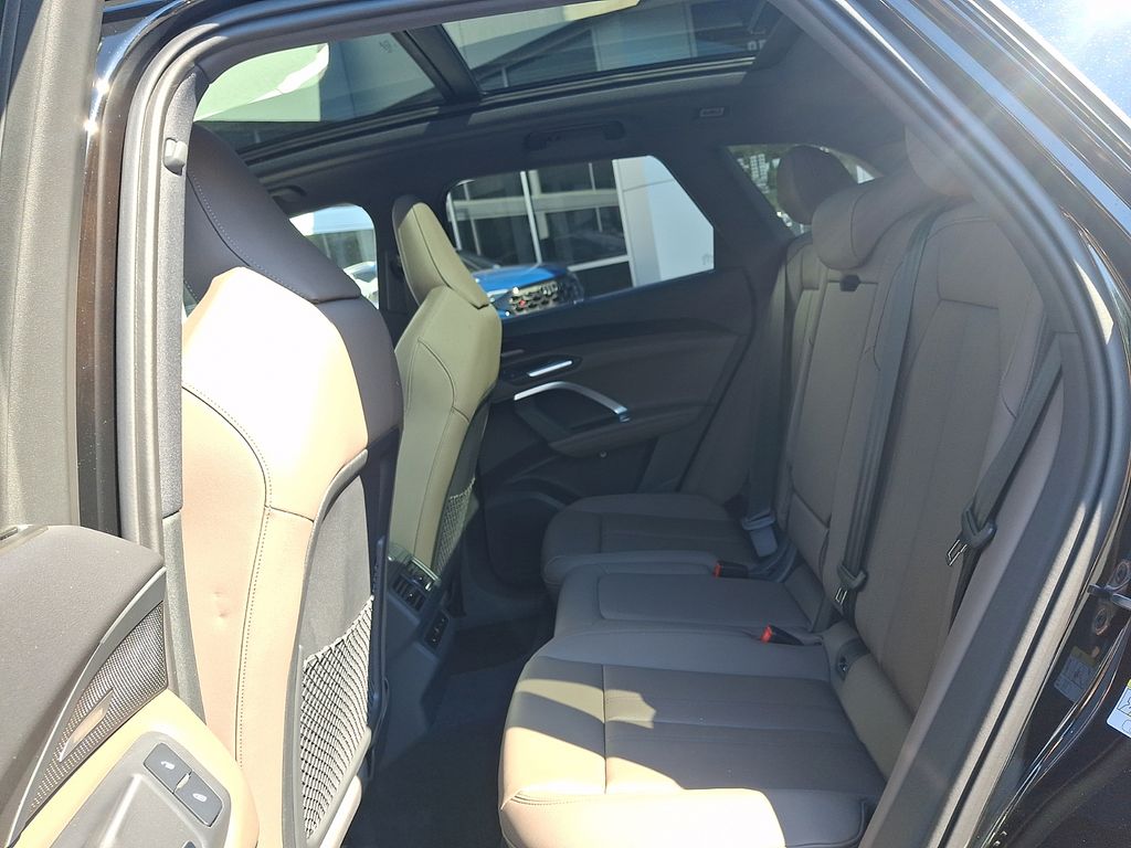 Thumbnail: 2026 Audi Q5 - 7