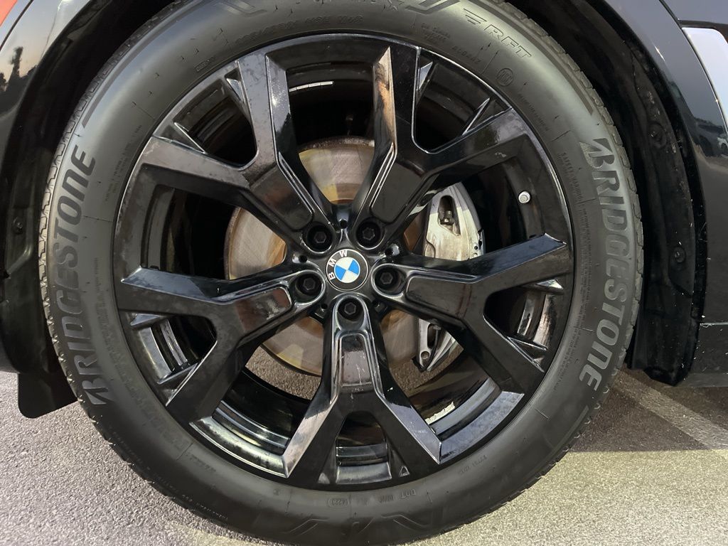 Thumbnail: 2022 BMW X7 - 13