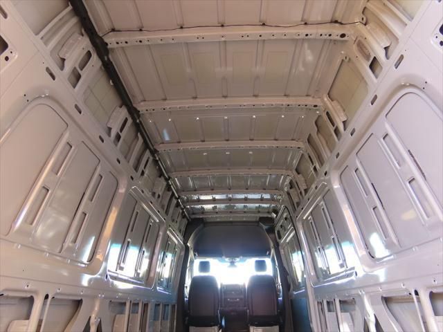 Thumbnail: 2025 Mercedes-Benz Sprinter - 30