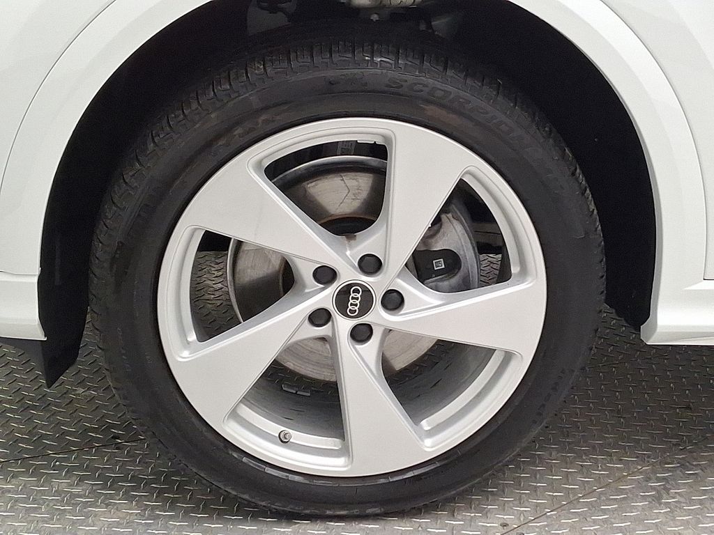 Thumbnail: 2025 Audi Q5 - 8