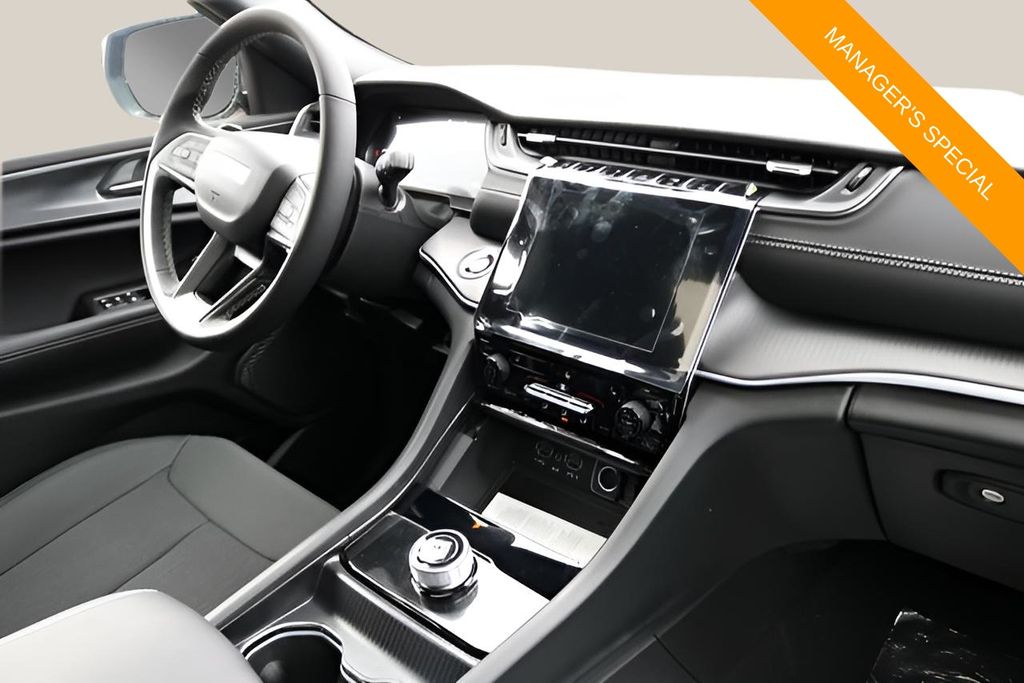 New 2025 White Jeep Laredo X image 22