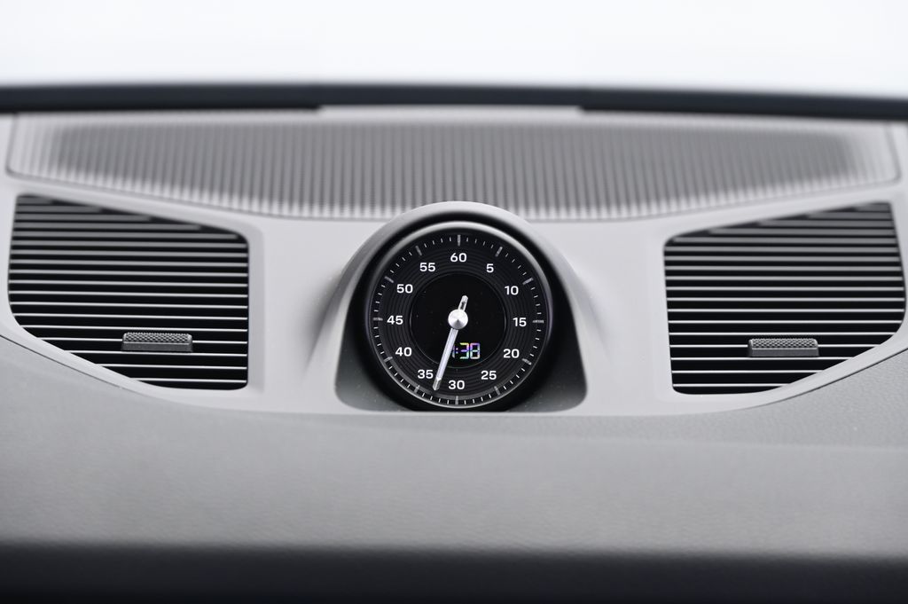 Thumbnail: 2025 Porsche Cayenne - 32