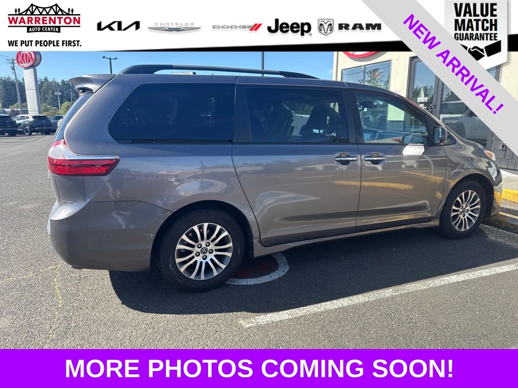 2019 Toyota Sienna XLE
