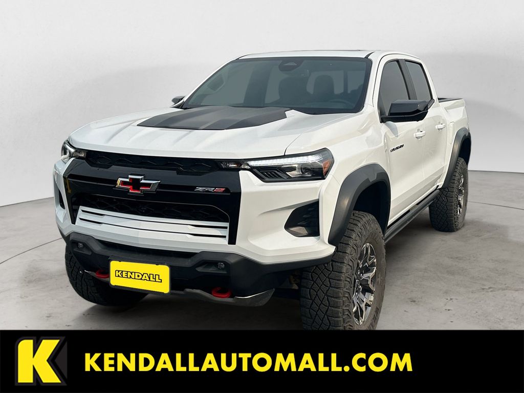Summit White 2024 Chevrolet Colorado Pickup Truck Four-Wheel Drive 8-Speed Automatic