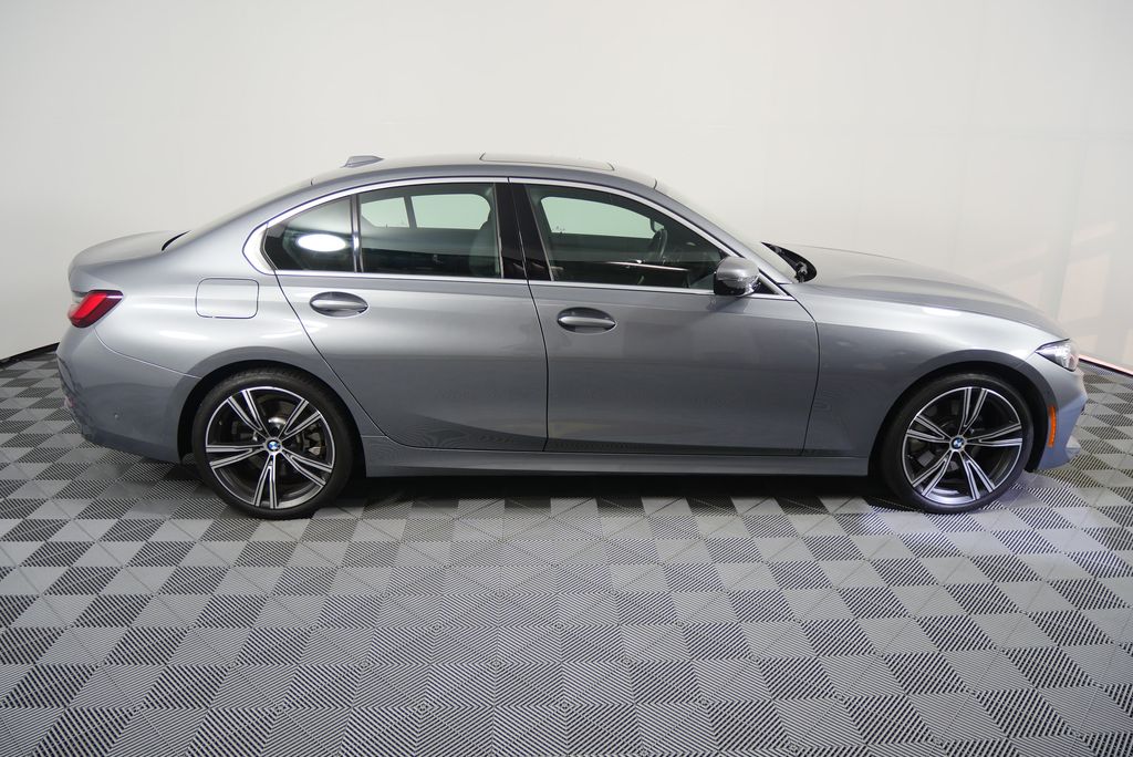 Thumbnail: 2024 BMW 3 Series - 2