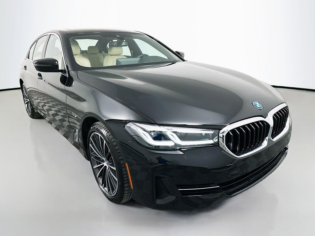 Thumbnail: 2023 BMW 5 Series - 3