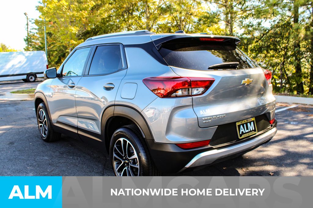 2025 Chevrolet Trailblazer LT photo 4