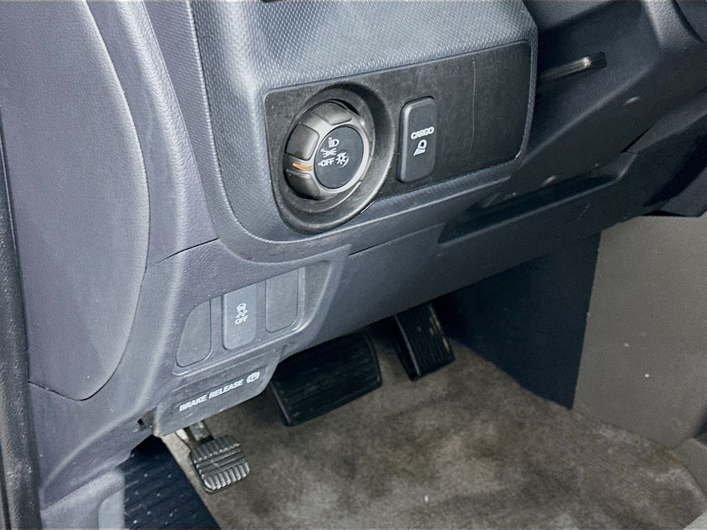 Thumbnail: 2013 Honda Ridgeline - 8