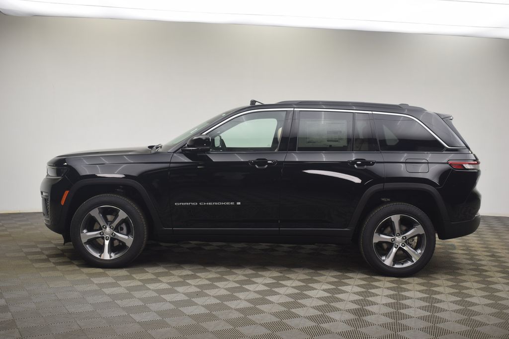 new 2026 Jeep Grand Cherokee car, priced at $45,500