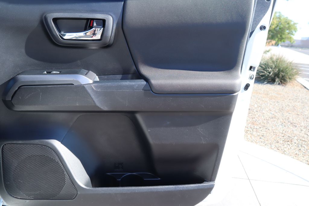 Thumbnail: 2019 Toyota Tacoma - 26