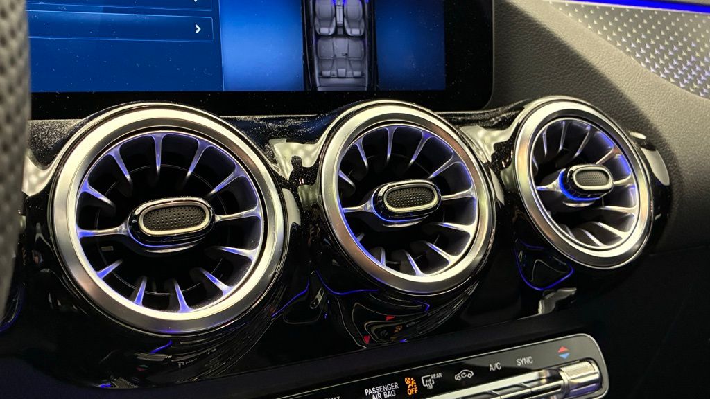 Thumbnail: 2025 Mercedes-Benz GLA - 24