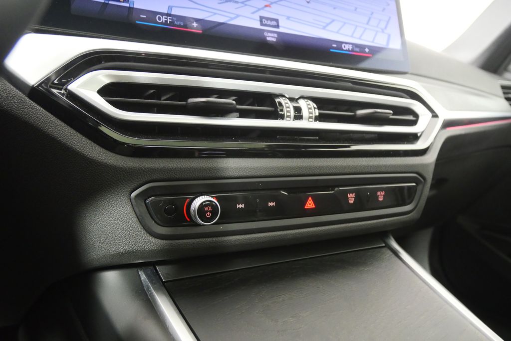 Thumbnail: 2024 BMW 3 Series - 24