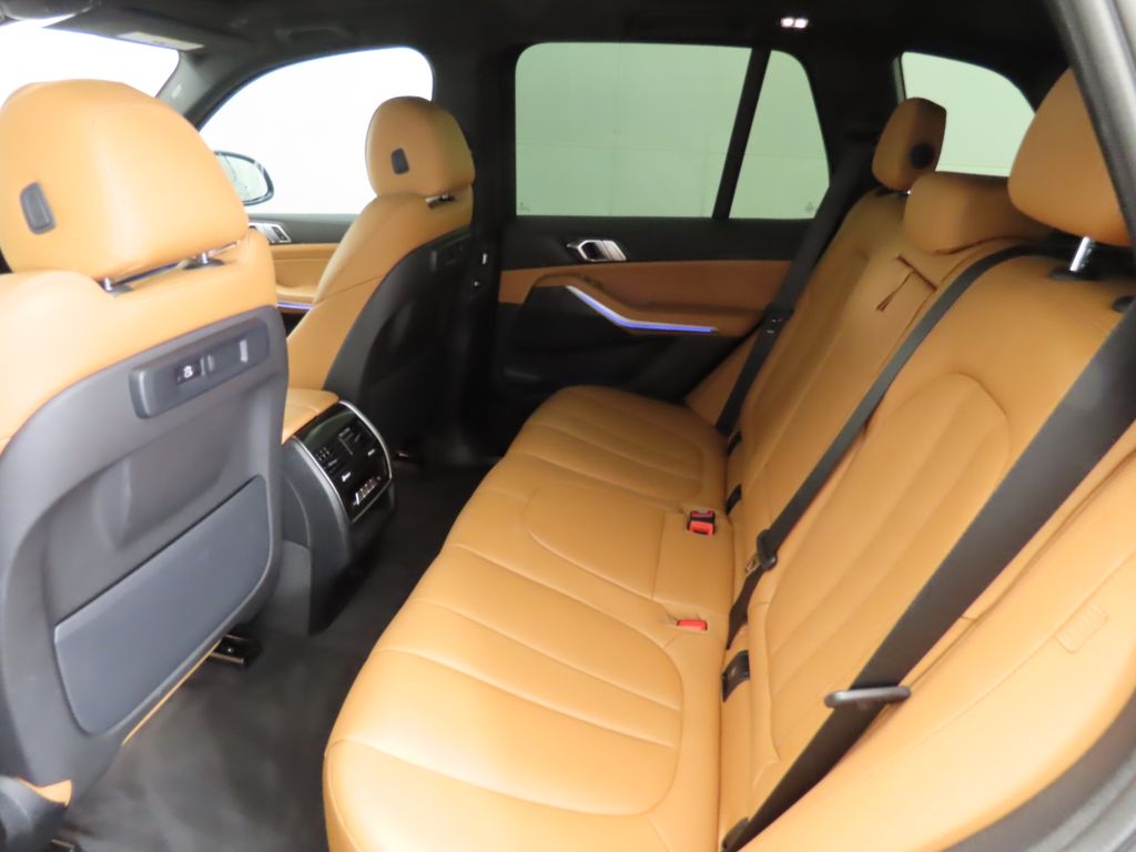 Thumbnail: 2022 BMW X5 - 20