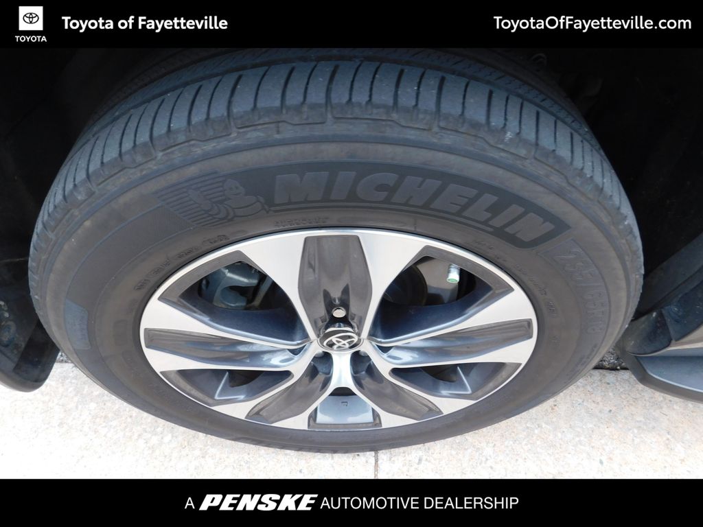 Thumbnail: 2022 Toyota Highlander - 9