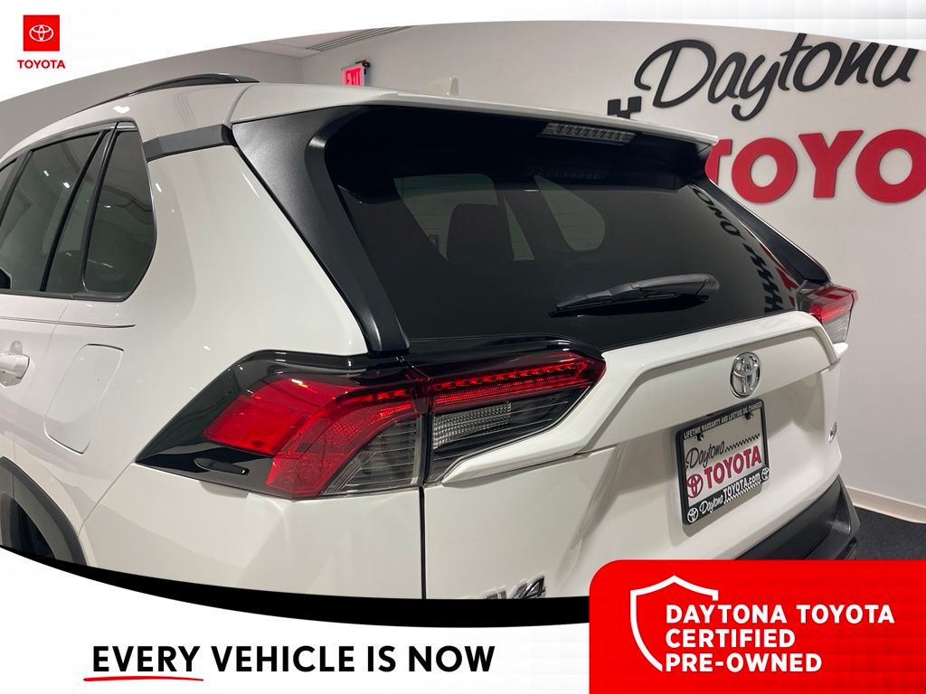 2024 Toyota RAV4 XLE - Photo 20