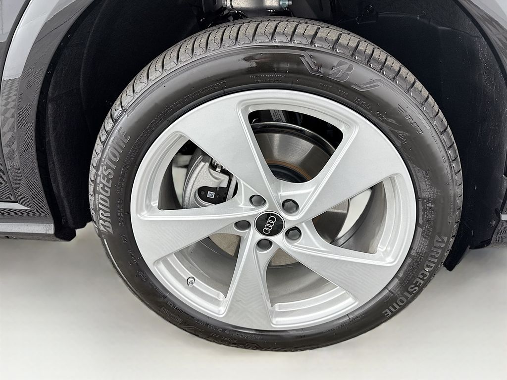 Thumbnail: 2025 Audi Q5 - 32