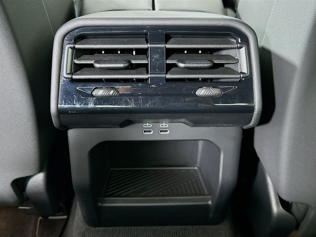 Thumbnail: 2025 BMW 5 Series - 26