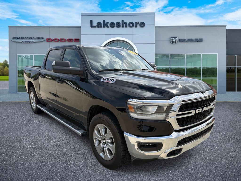 Diamond Black Crystal Pearlcoat 2023 RAM 1500 Big Horn Crew Cab 4WD Pickup Truck Four-Wheel Drive 8-Speed Automatic