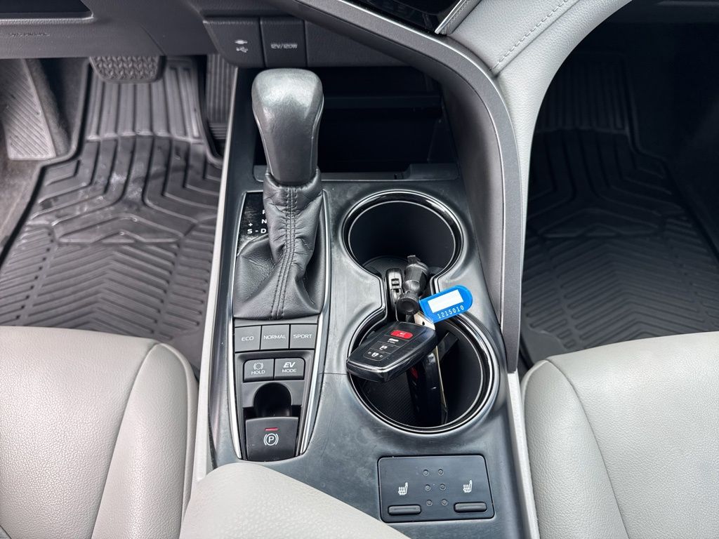 2018 Toyota Camry Hybrid SE
