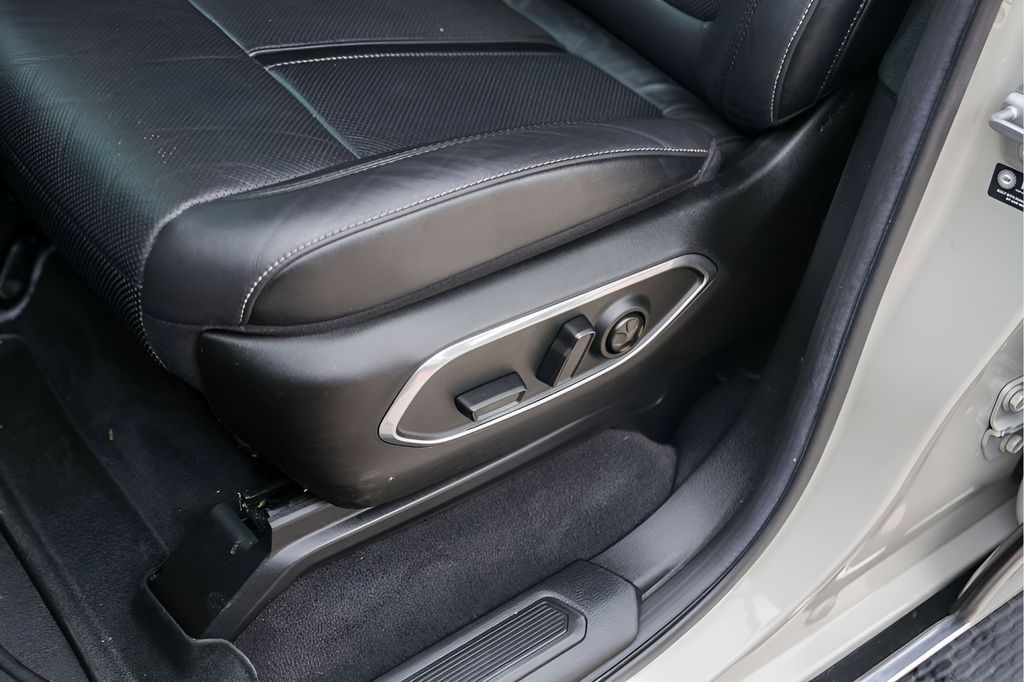 Used Car 2022 Jeep Wagoneer  Series Iii For Sale Under $50,000 In Austin, Texas