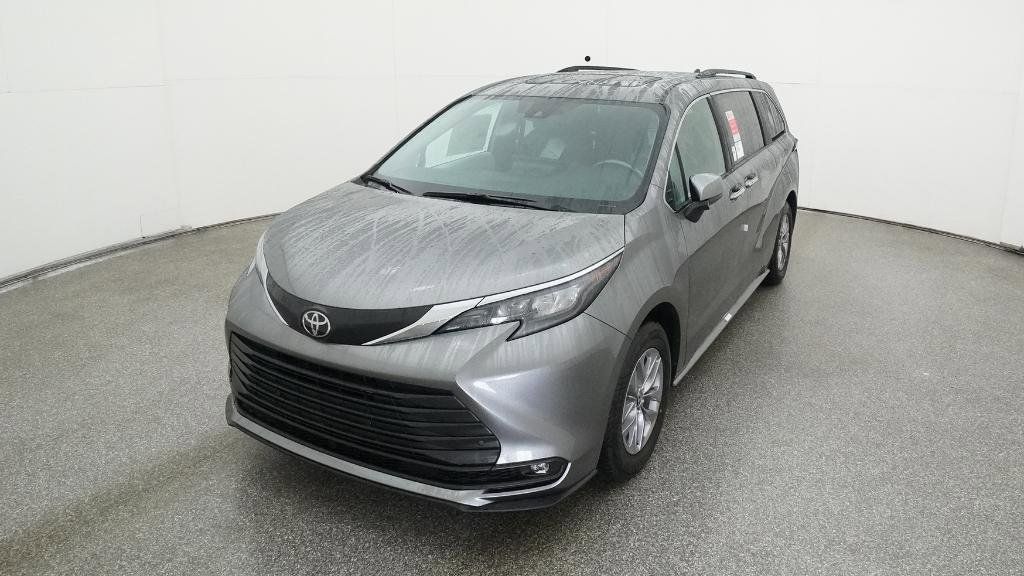 Thumbnail: 2026 Toyota Sienna - 14