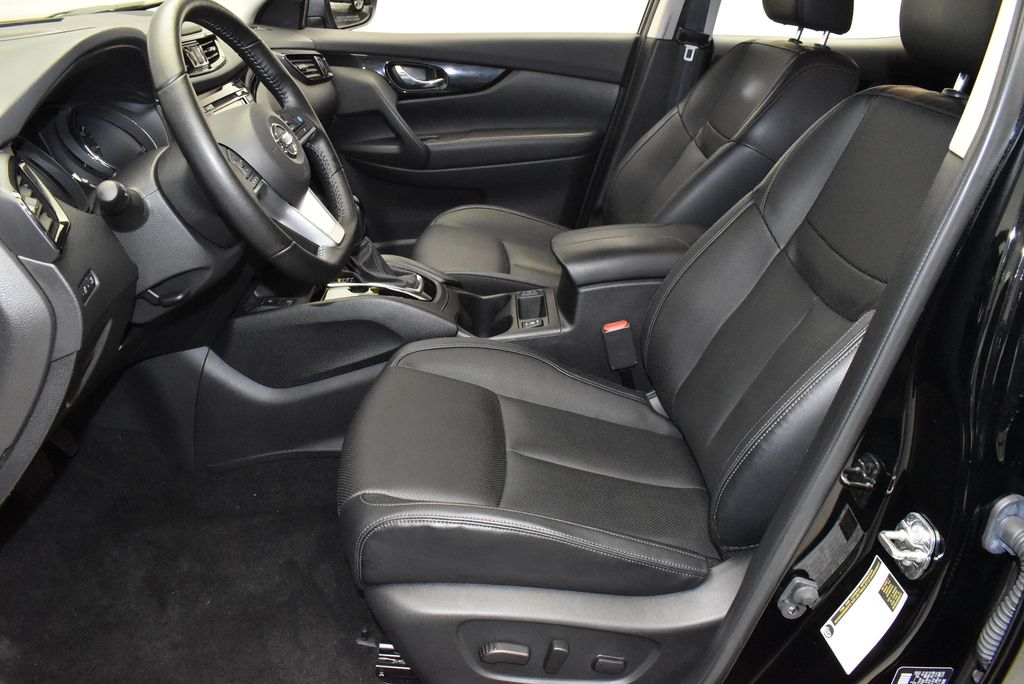 2022 Nissan Rogue Sport SL 15