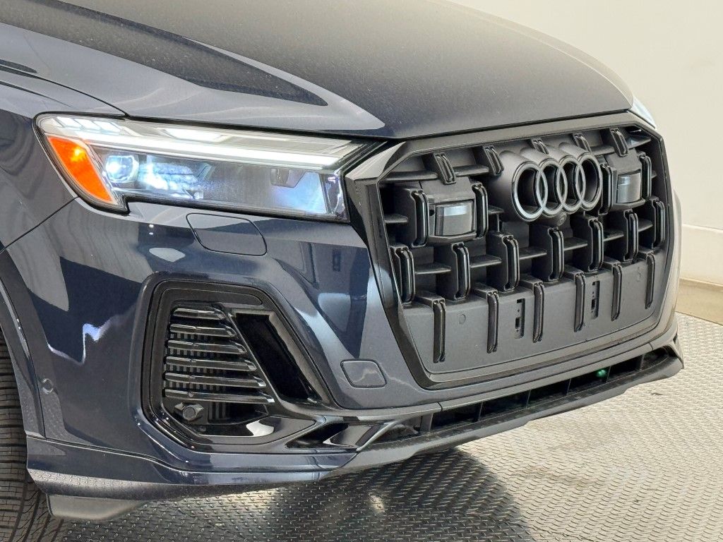 2025 Audi Q7  3