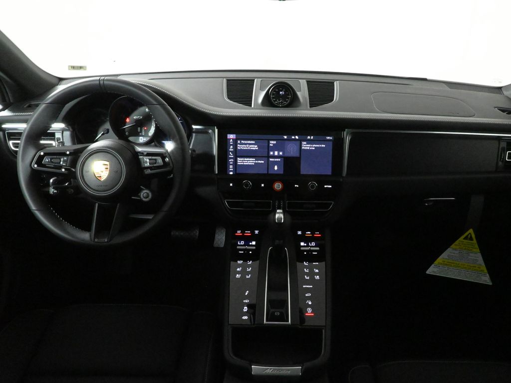 Thumbnail: 2025 Porsche Macan - 17