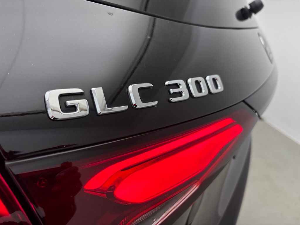 Thumbnail: 2023 Mercedes-Benz GLC - 12