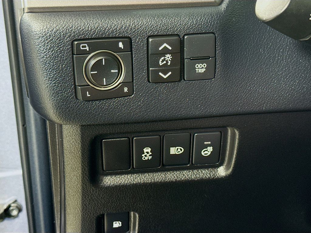 Thumbnail: 2023 Lexus GX - 10