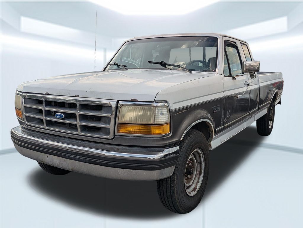 White 1993 Ford F-250 Pickup Truck Rear-Wheel Drive 4-Speed Automatic