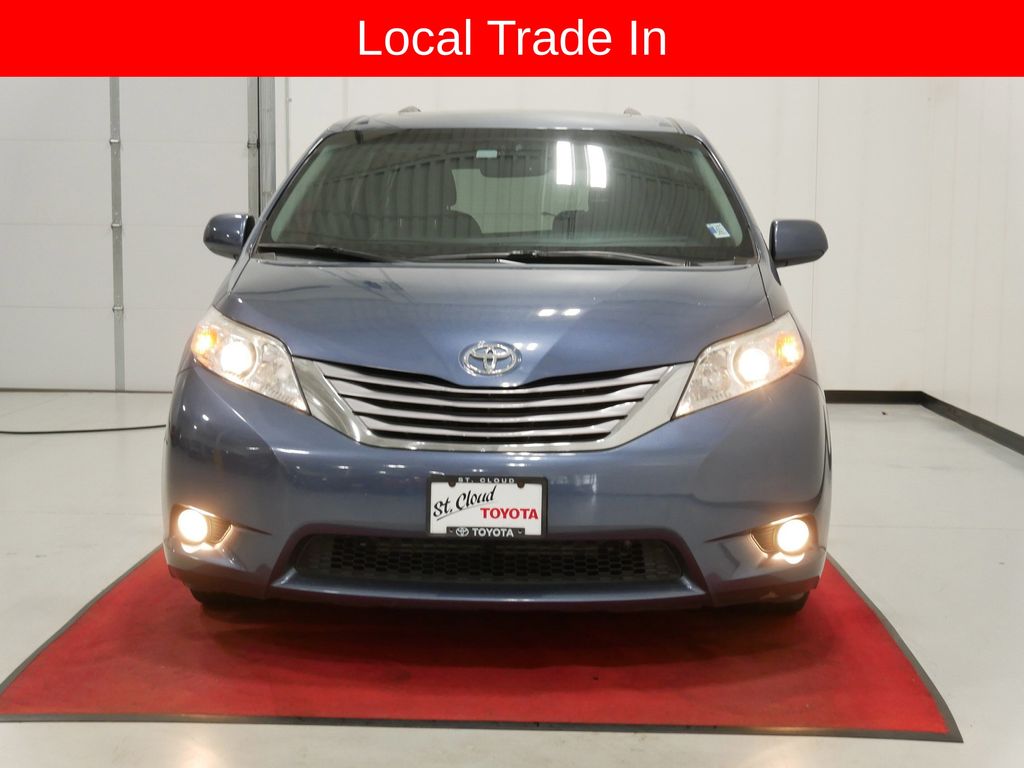 Used 2017 Toyota Sienna XLE Premium with VIN 5TDYZ3DC5HS795411 for sale in Waite Park, Minnesota
