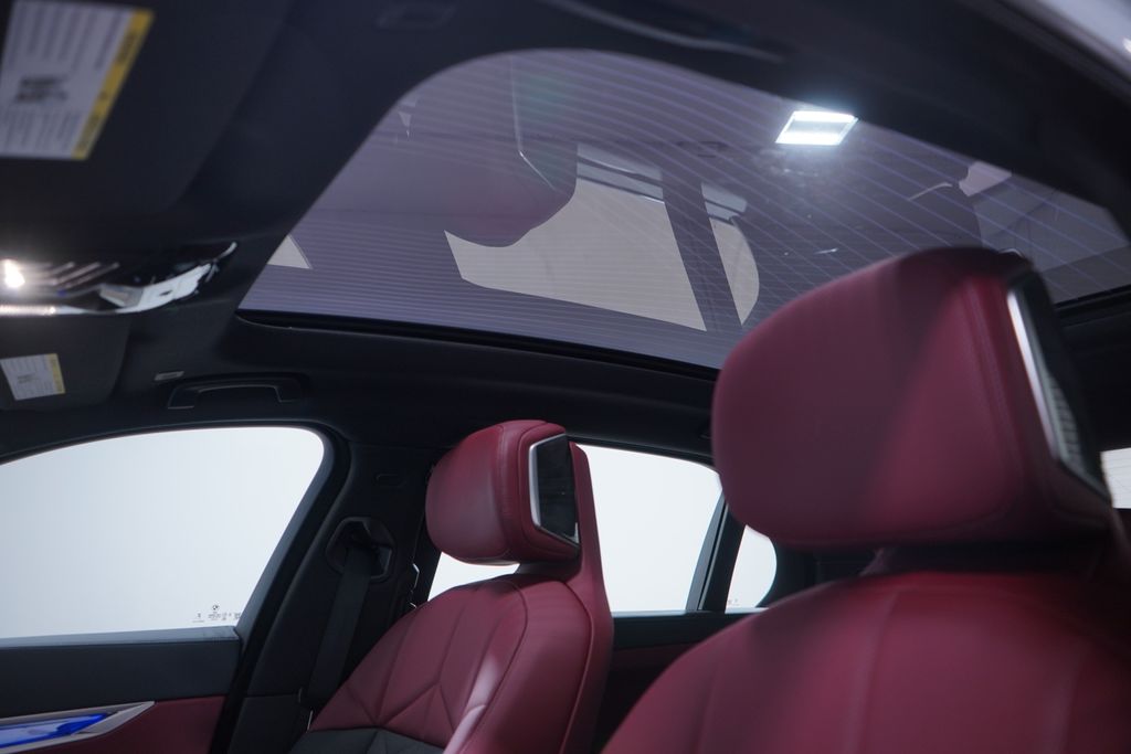 Thumbnail: 2025 BMW 7 Series - 8