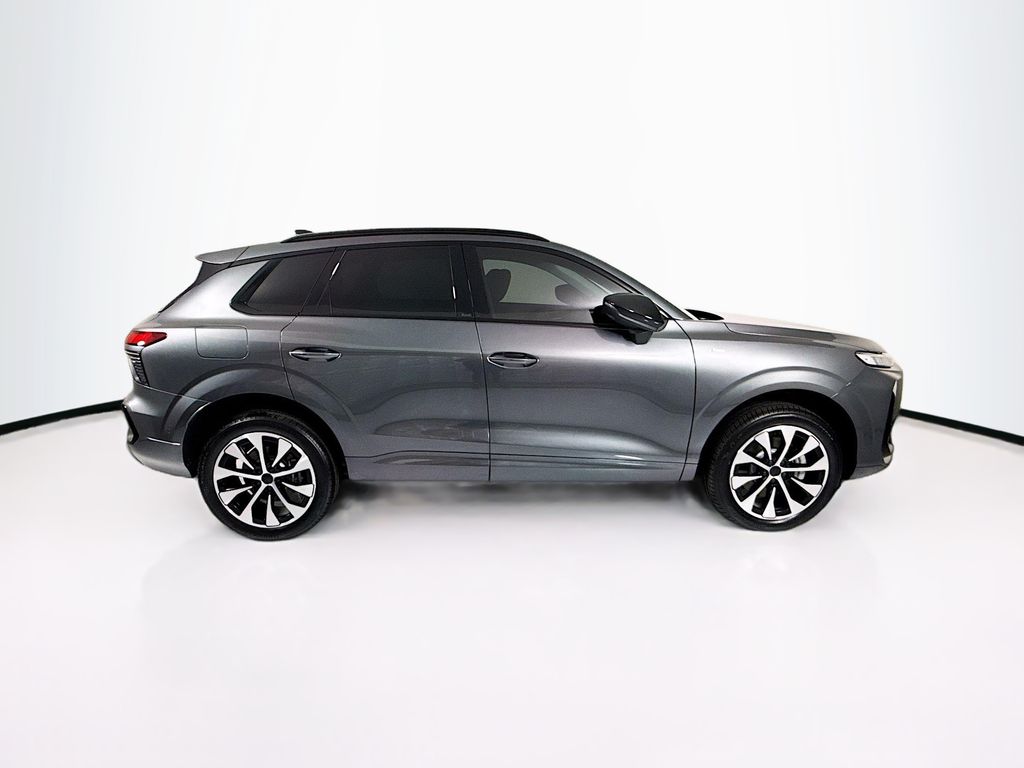 Thumbnail: 2026 Audi Q3 - 4