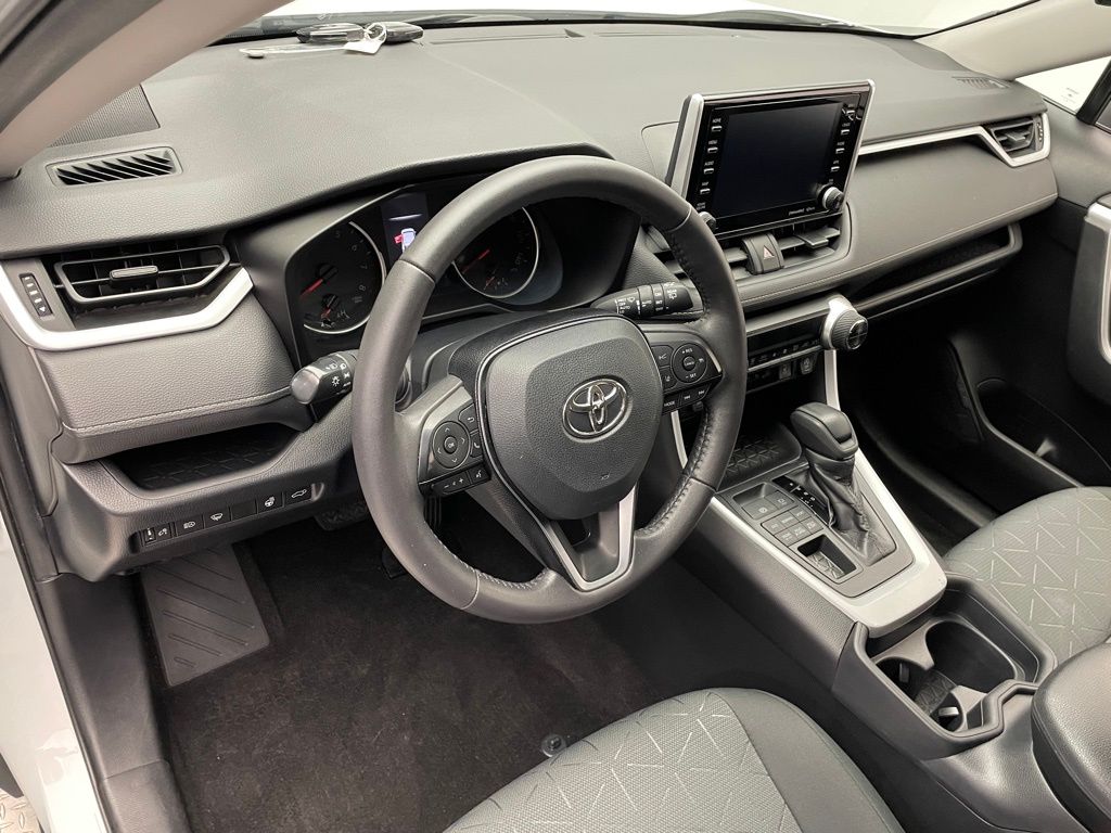 2020 Toyota RAV4 XLE 9