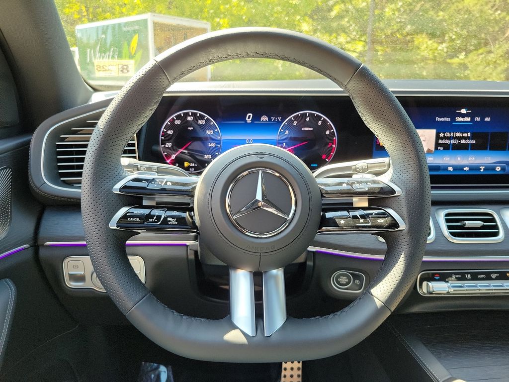 2025 Mercedes-Benz GLS 580 16