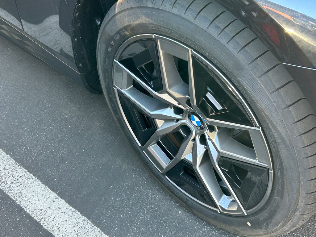 Thumbnail: 2026 BMW i5 - 3