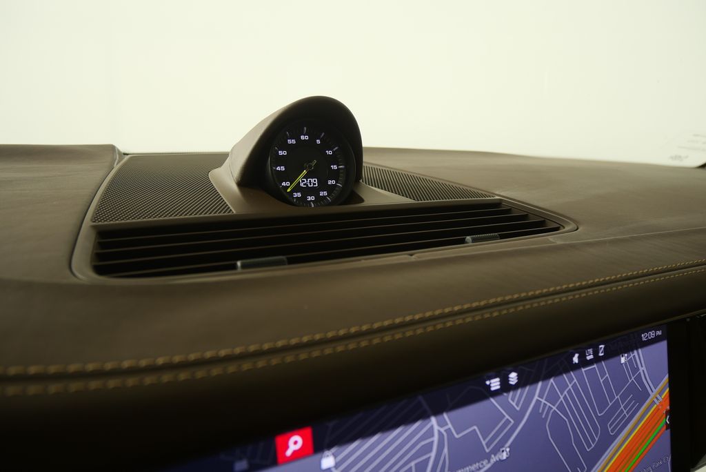 Thumbnail: 2019 Porsche Panamera - 27