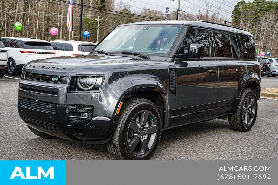 Used 2023 Gray Land Rover X-Dynamic SE image 3