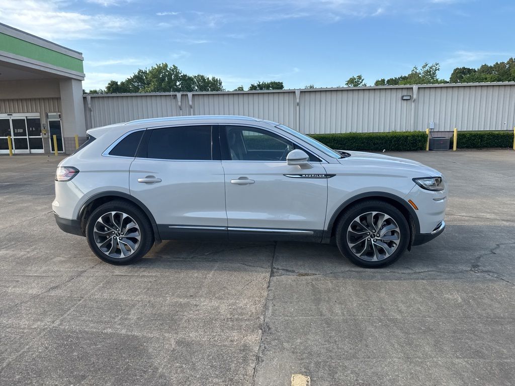 2022 Ceramic Pearl Metallic Tinted Clearcoat Lincoln Nautilus Reserve FWD SUV