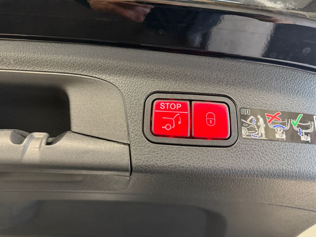 Thumbnail: 2026 Mercedes-Benz GLE - 25