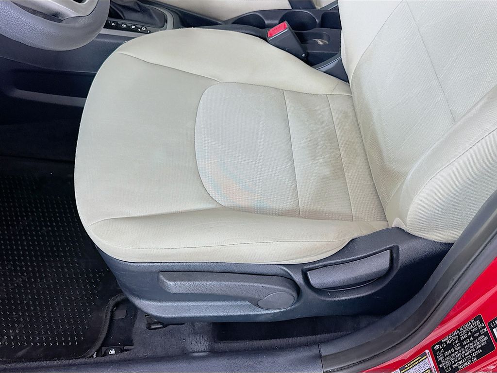 Thumbnail: 2013 Kia Rio - 18