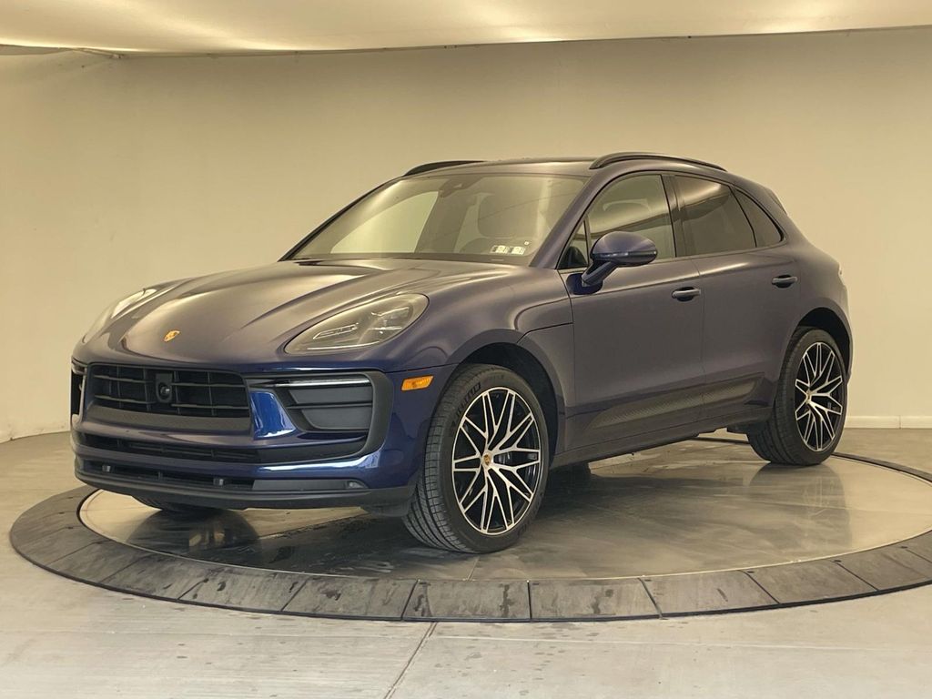 Gentian Blue Metallic 2022 Porsche Macan AWD SUV / Crossover All-Wheel Drive 7-Speed Automatic